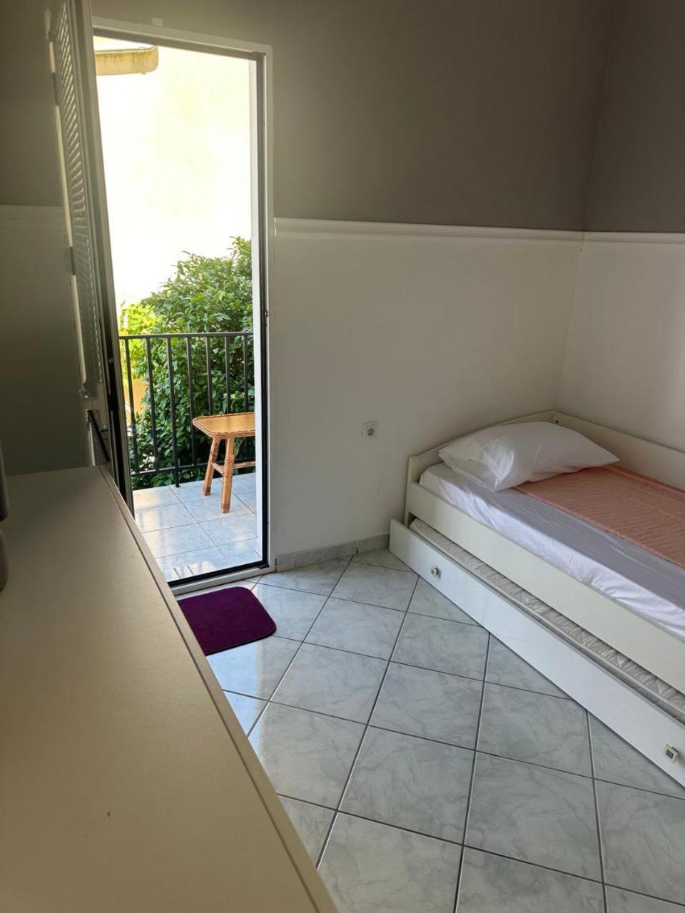 Tia Sveti Stefan Apartment Budva
