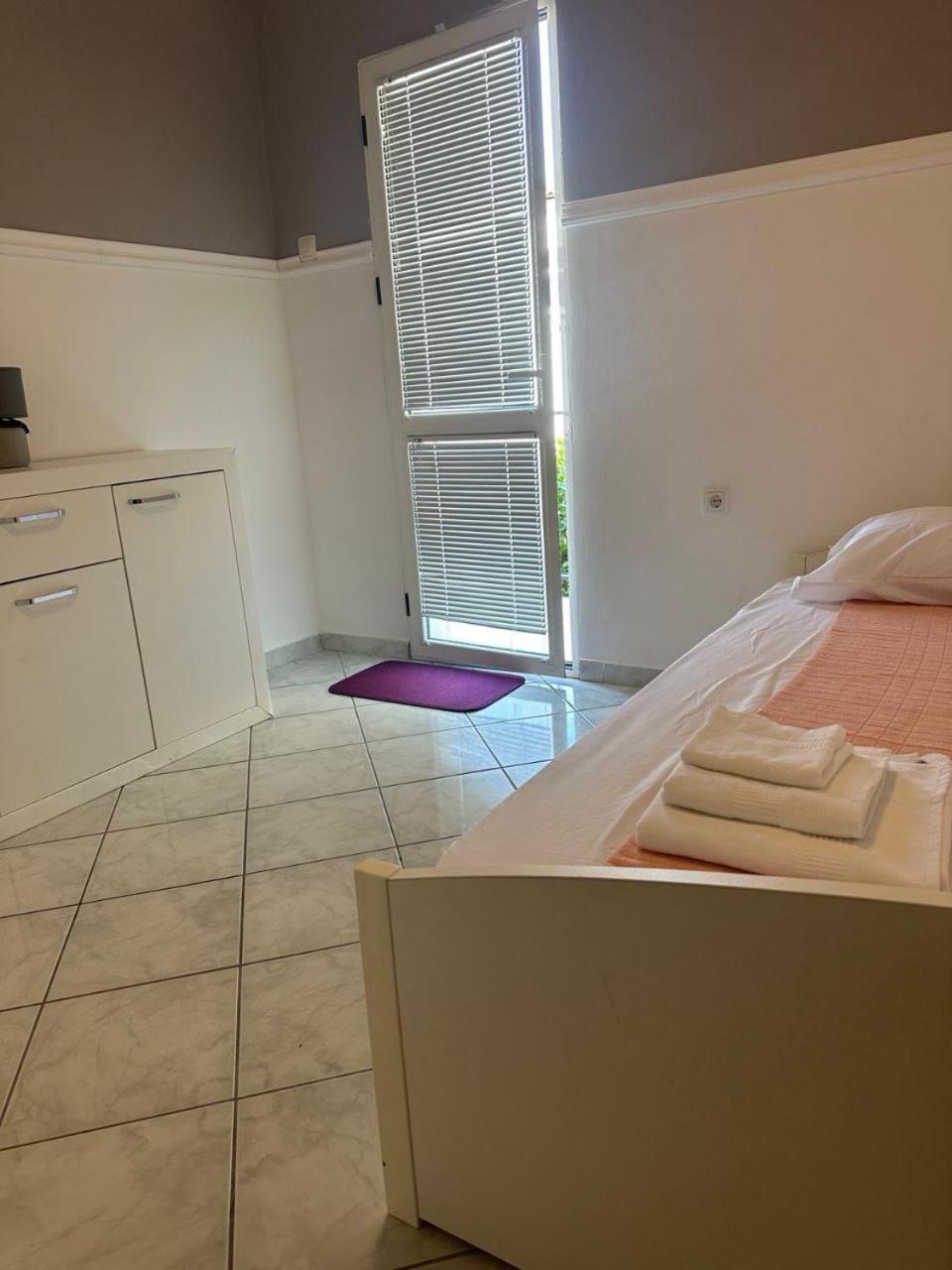 Tia Sveti Stefan Apartment *